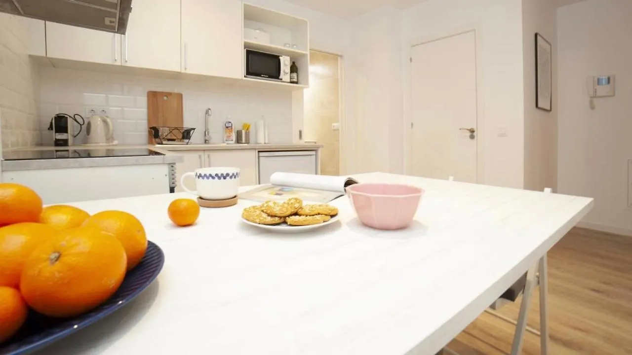 Chic Apartments Ramblas Barcelona 0*,